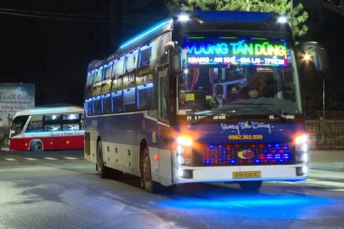 Ấm tình những chuyến xe kết nối rừng-biển