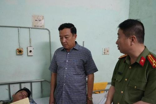 Lãnh đạo Công an tỉnh thăm, động viên công an bị thương khi làm nhiệm vụ