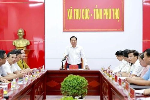 Phó Bí thư Thường trực Tỉnh ủy Nguyễn Phi Long thăm và làm việc tại xã Thu Cúc