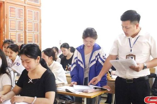 Thầy giáo trẻ tiêu biểu