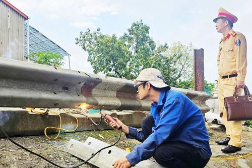 Xóa bỏ lối đi tự phát qua đường sắt: Cần giải pháp bền vững