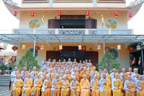 Phân ban Ni giới T.Ư thăm và cúng dường các trường hạ Ni khu vực Tây Nam Bộ