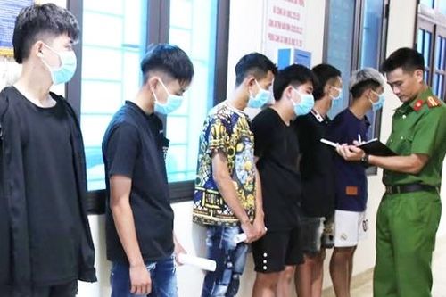 Điều tra 2 nhóm 'hảo hán' gây rối và cướp tài sản