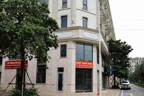 Nhiều shophouse bỏ trống do không có khách thuê