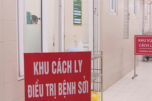 Nhiều người lớn mắc sởi biến chứng nặng