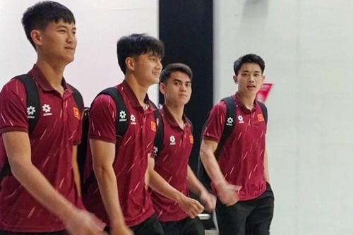 U23 Việt Nam đặt chân đến Indonesia