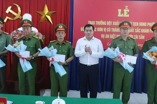 Khen thưởng lực lượng phá nhanh vụ án giết người, cướp tài sản