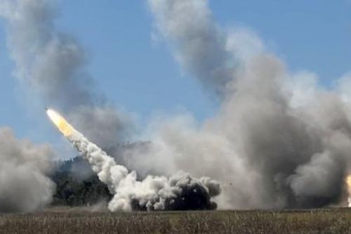 Tên lửa tầm xa HIMARS lần đầu được phóng trên lãnh thổ Úc trong cuộc tập trận