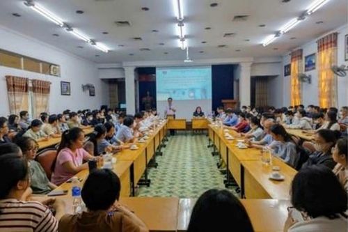 Bác sĩ trẻ tình nguyện về làm việc tại đặc khu Côn Đảo