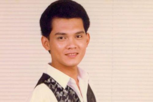 Nam NSƯT từng là công tử nhà giàu, phải đi bán báo, tấu hài nuôi mẹ