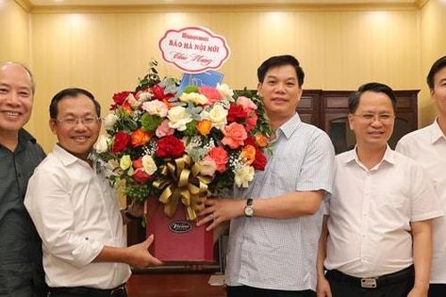 Báo Hànôịmới bám sát cơ sở tuyên truyền Đại hội Đảng các cấp
