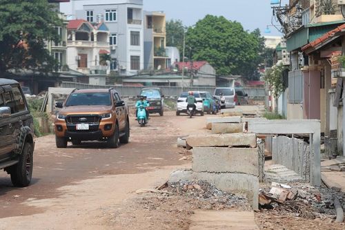 Hà Nội: Thi công đường Ngô Quyền thiếu các biện pháp an toàn giao thông