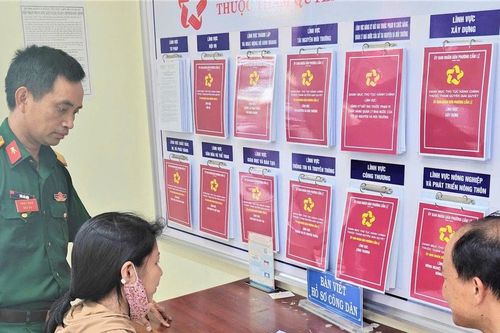 TP Đà Nẵng: Bộ đội ra quân hỗ trợ người dân làm thủ tục hành chính