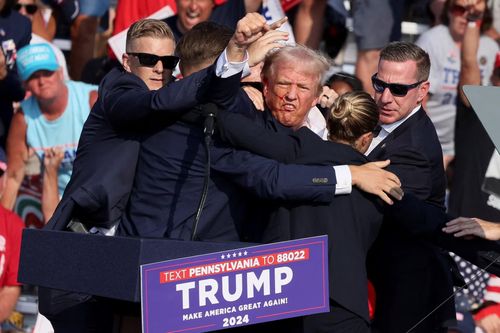 Một năm sau cú lội ngược dòng từ vụ ám sát của ông Trump