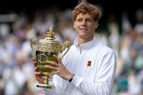 Sinner lại đeo đồng hồ Rolex 43.000 USD khi nâng cúp vô địch Wimbledon