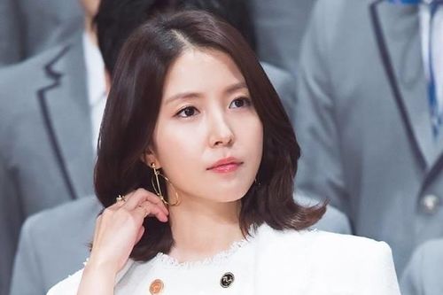 BoA mắc chứng hoại tử xương cấp tính