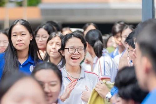 Hà Nội có 8/12 môn thi lọt tốp dẫn đầu toàn quốc tại kỳ thi tốt nghiệp THPT 2025
