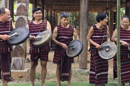 Bài 1 - Sắc màu Chơ Ro giữa bản hòa tấu đa dân tộc