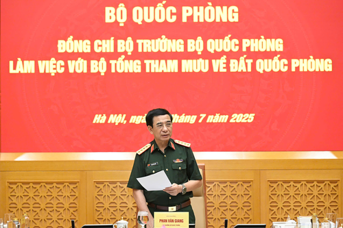 Đại tướng Phan Văn Giang làm việc với Bộ Tổng Tham mưu về đất quốc phòng