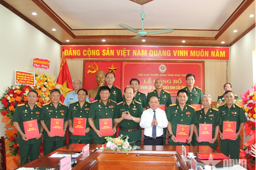 Hội Cựu chiến binh tỉnh Phú Thọ công bố quyết định thành lập và công tác cán bộ