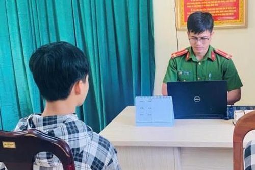 Đến nhà chơi, tiện tay thó dế