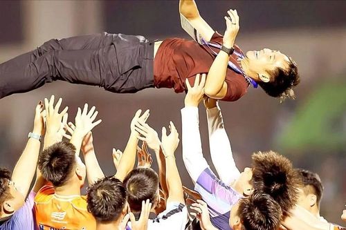 V-League và cuộc chạy đà vào kỷ nguyên mới: Chờ một cuộc đổi thay