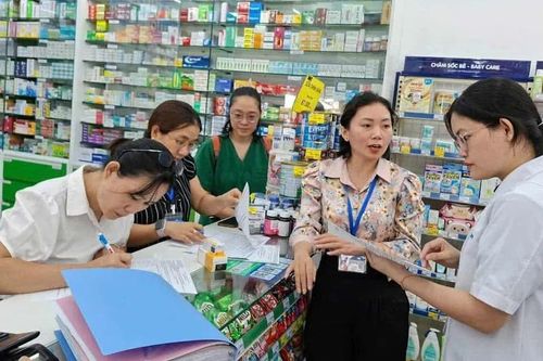 Phường Tam Thắng TPHCM kiểm tra hơn 70 cơ sở kinh doanh dược, mỹ phẩm