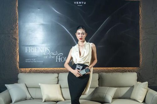 Vertu ra mắt Quantum Flip, dàn sao Việt đổ bộ chúc mừng