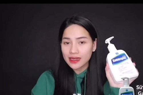 Võ Hà Linh xóa video quảng cáo sữa rửa mặt bị thu hồi