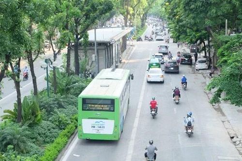 Hà Nội lập tổ công tác tham mưu chuyển phương tiện xanh và trạm sạc xe điện