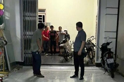 Giải cứu người dân bị thanh niên 'ngáo đá' dùng dao khống chế