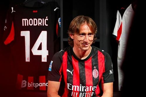 Công bố số áo và tiết lộ mức lương của Modric tại AC Milan