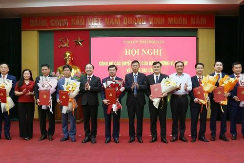 Thái Nguyên công bố hàng loạt quyết định về công tác cán bộ