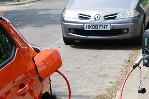 Chính phủ Anh chi gần 900 triệu USD trợ giá mua xe điện