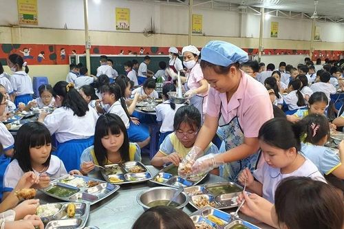 Hà Nội: Yêu cầu khẩn trương triển khai hỗ trợ bữa ăn bán trú cho học sinh tiểu học