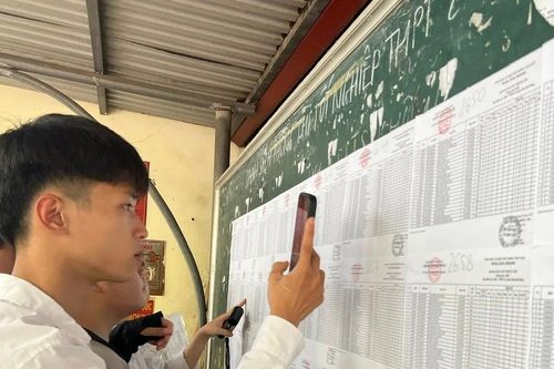 Phổ điểm môn Hóa học năm 2025: Khá đẹp