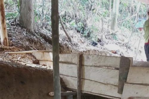 'Vàng tặc' tái xuất rừng phòng hộ Bến Hải: Đào lò, dựng lán như chốn không người