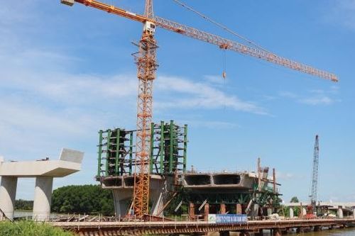 Quảng Ngãi: Tháo gỡ 'điểm nghẽn' hạ tầng, khơi thông động lực phát triển cho các đơn vị 'đầu tàu kinh tế'