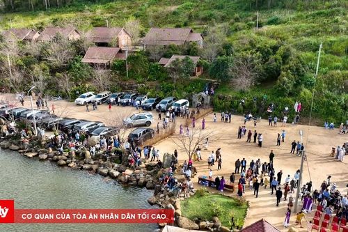 Măng Đen đột phá trong thương mại, dịch vụ và du lịch đặc trưng