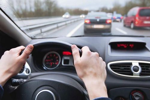 Phớt lờ quy tắc này, nguy cơ tai nạn tăng cao nhưng nhiều tài xế vẫn thờ ơ