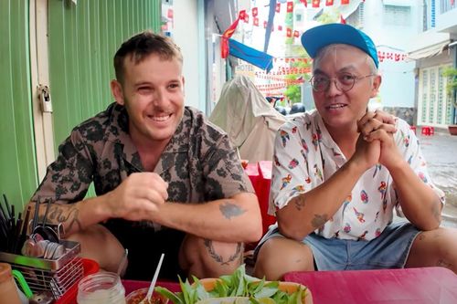 Khách Tây thử món phở 30 nghìn đồng và 2,5 triệu ở TPHCM, kết luận một điều