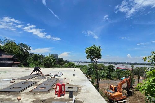 Đê điều Hà Nội bị 'bóp nghẹt' do lấn chiếm, nguy cơ vỡ trận khi lũ lớn