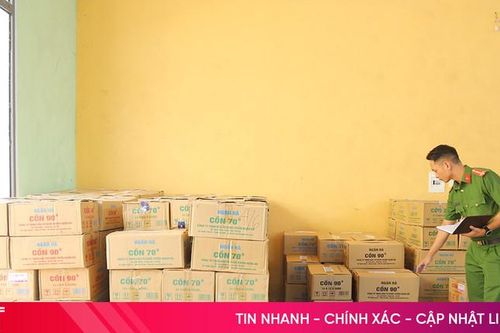 Công an Hà Tĩnh triệt phá đường dây sản xuất, buôn bán cồn y tế giả quy mô lớn