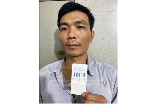 Tạm giữ hình sự đối tượng livestream cảnh hành hung bạn gái trên mạng xã hội