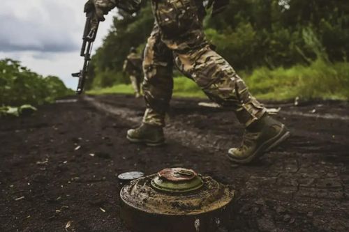 Quốc hội Ukraine thông qua dự luật rút khỏi hiệp ước cấm mìn sát thương cá nhân