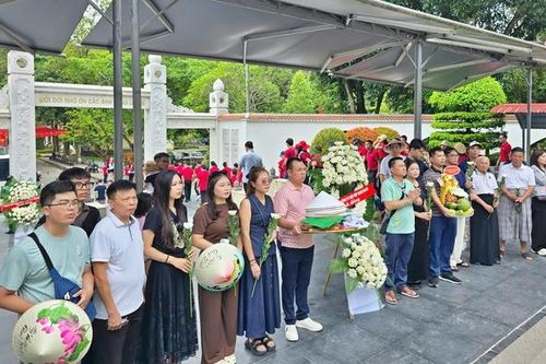Chi hội Luật gia Công ty Luật Hợp danh The Light quyên góp tu sửa Khu di tích Ngã ba Đồng Lộc