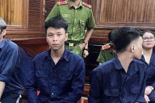 Chị em ruột cùng vào tù vì mua bán ma túy