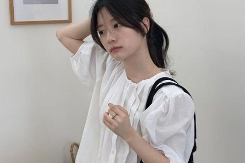 Áp lực đồng trang lứa: Cô gái 23 tuổi kiếm lương 17 triệu/tháng vẫn thấy mình thua kém