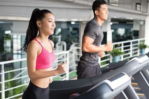 Các nhà khoa học Nhật Bản lý giải tại sao phụ nữ 'đốt cháy' nhiều mỡ hơn nam giới