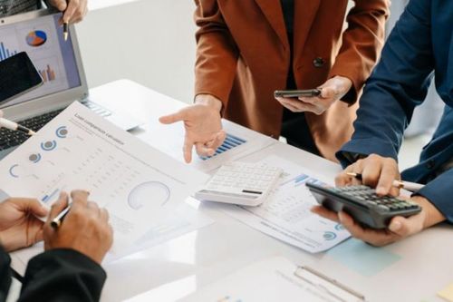 Doanh nghiệp cho vay ngang hàng, cầm đồ muốn huy động vốn dài hạn